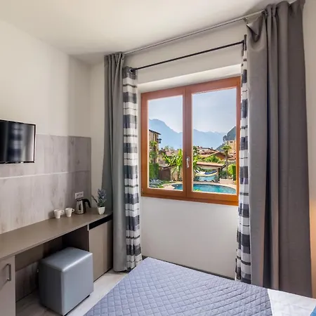 Canarino Hotel 3*